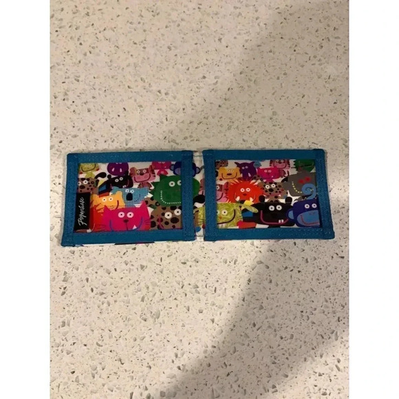 Paper chase id holder     Sd - Picture 4 of 6